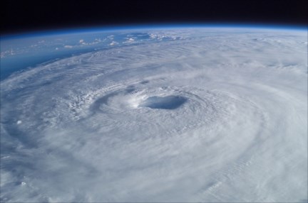 tropical-cyclone-63124_640.jpg