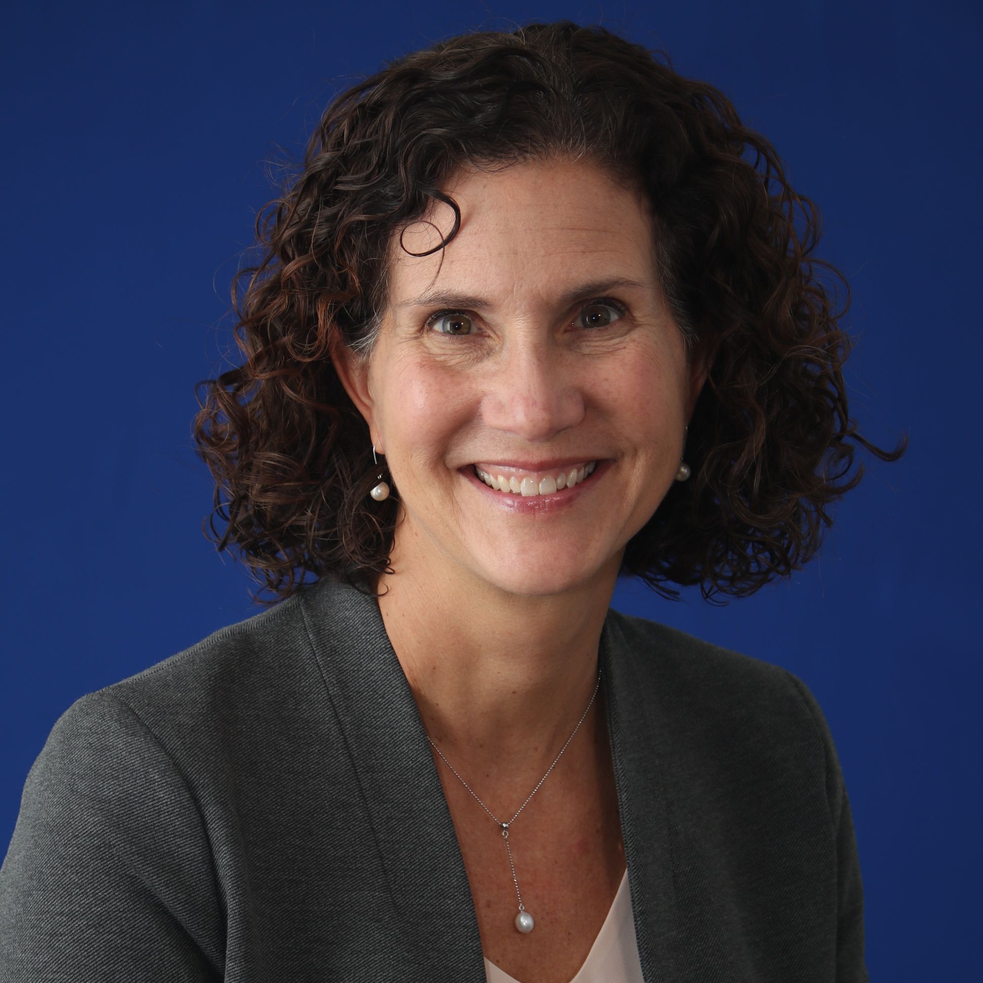 Lisa Lounsbury, CAE, AAI, AIS